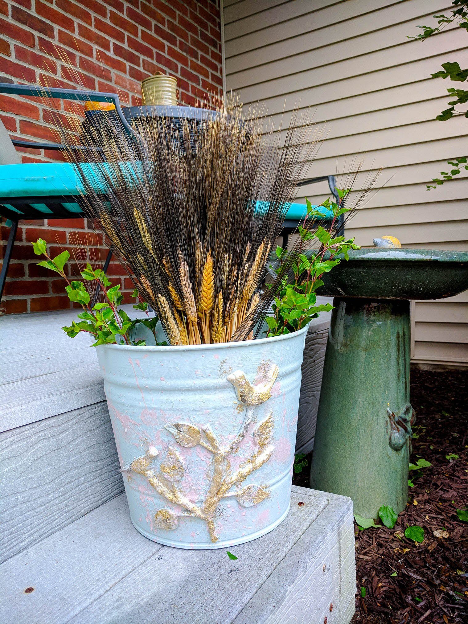 old metal bucket farmhouse decor