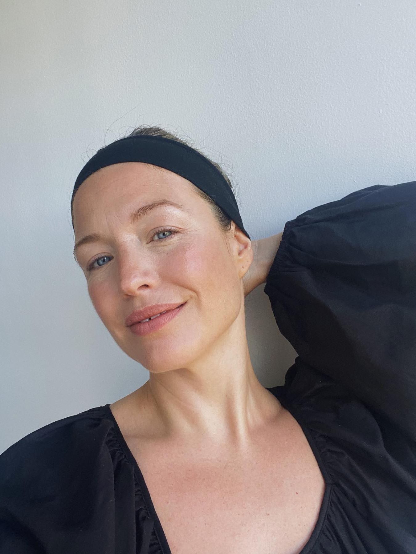 These Easy Hairstyles Were Basically Destined for Your Headband Collection