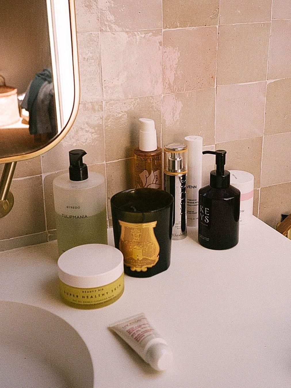 This Luxe Body Product Is Your Gateway to Firmer, Tighter Skin (Instantaneously)