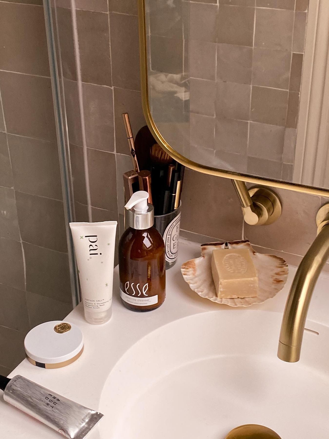 The Best Acne-Fighting Face Washes All Have This Ingredient in Common