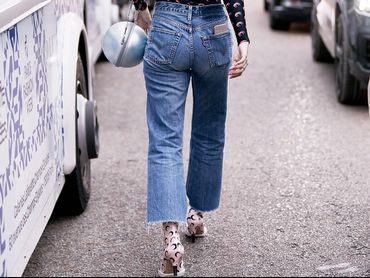 7 Rules for Wearing Cropped Flare Jeans