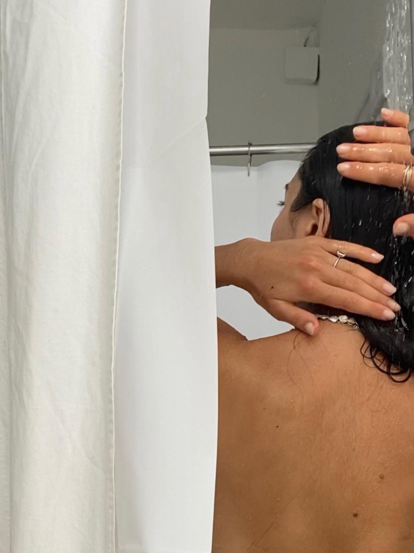 12 Smarter Alternatives If Scented Bodywash Irritates Your Skin