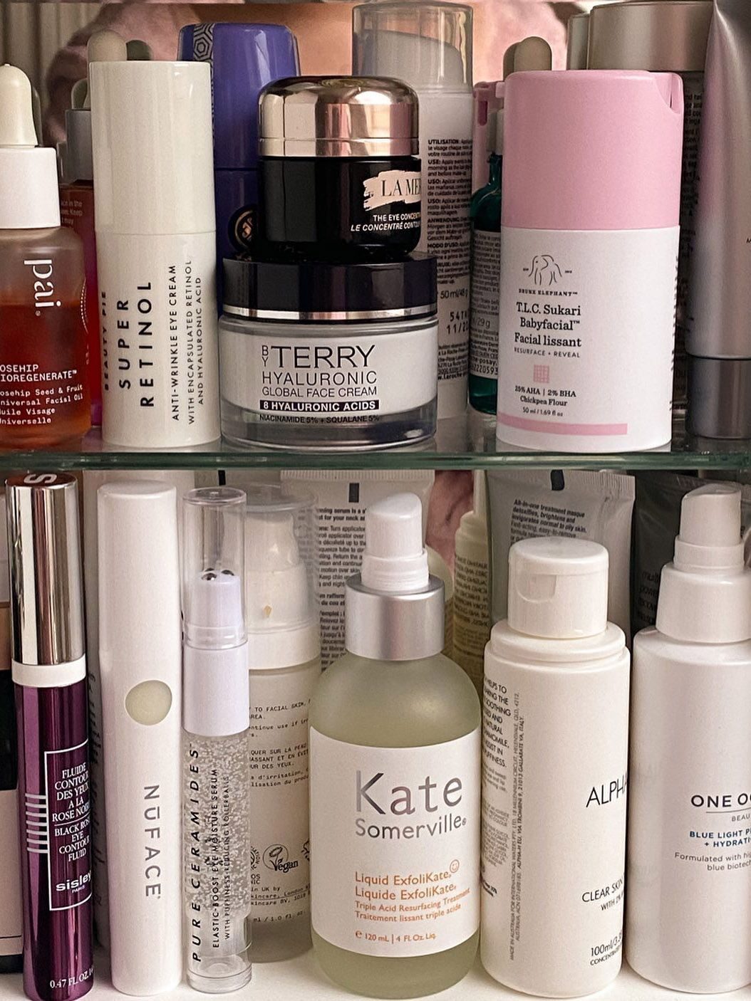 Hyaluronic Acid vs. Retinol: Derms Explain Which One Is Better