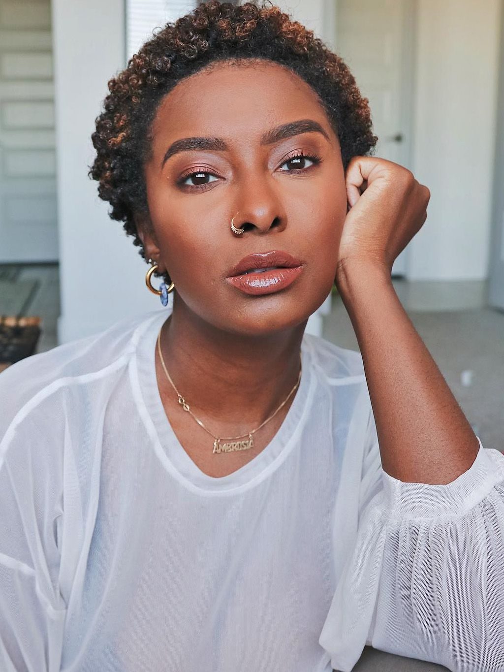 I Asked Adele’s Makeup Artist to Share the Best Eyeshadow Hacks of All Time