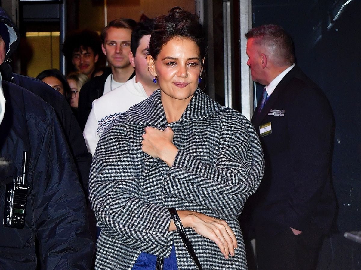 Katie Holmes Wore a Controversial Y2K Dress-and-Jeans Look on the Red Carpet