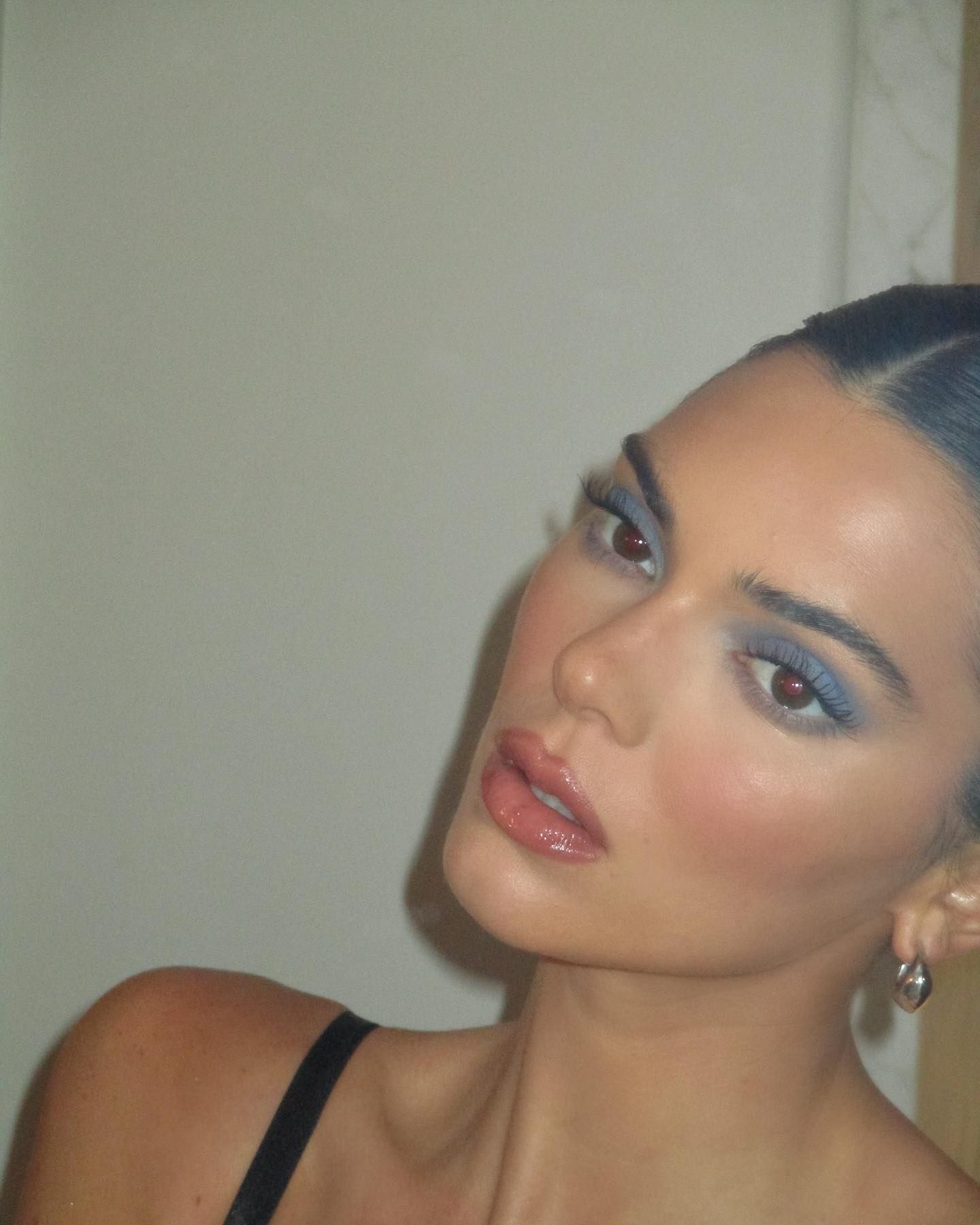 Kendall Jenner’s Makeup Artist’s Genius Hack Will Make You Look Sculpted AF