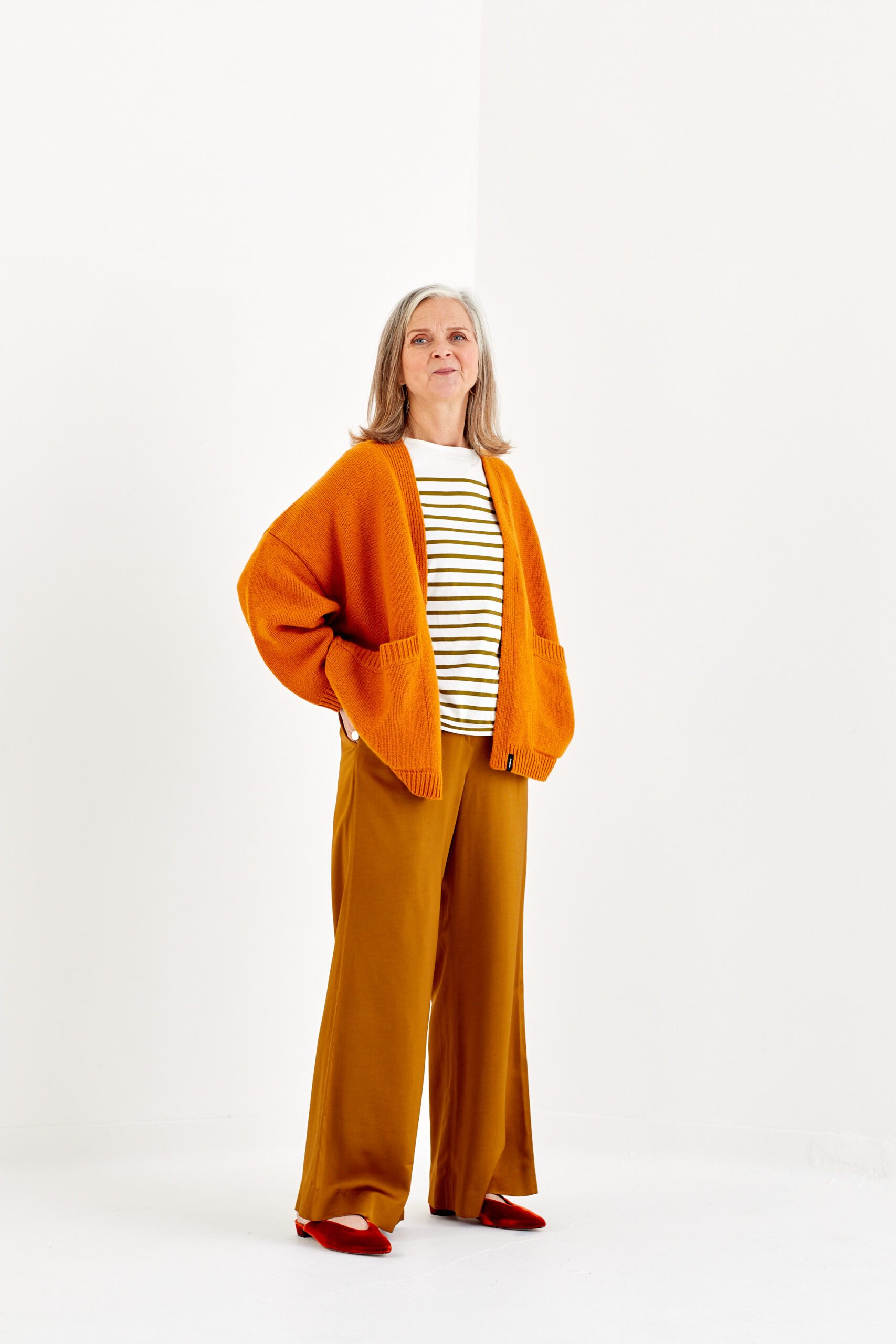 The slouchy cardigan and two ways to wear it