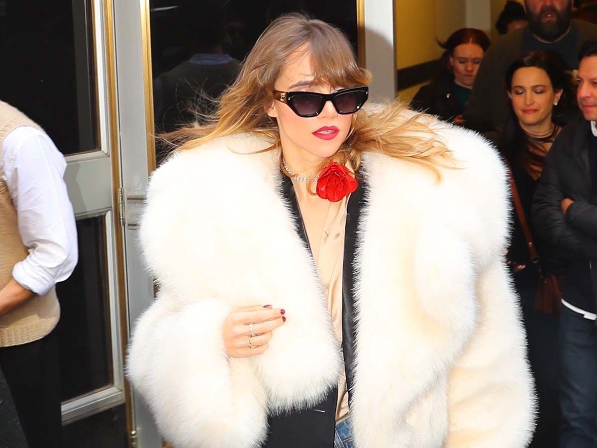 Suki Waterhouse Just Mastered the Pants-less Trend in a Pair of Denim Underwear