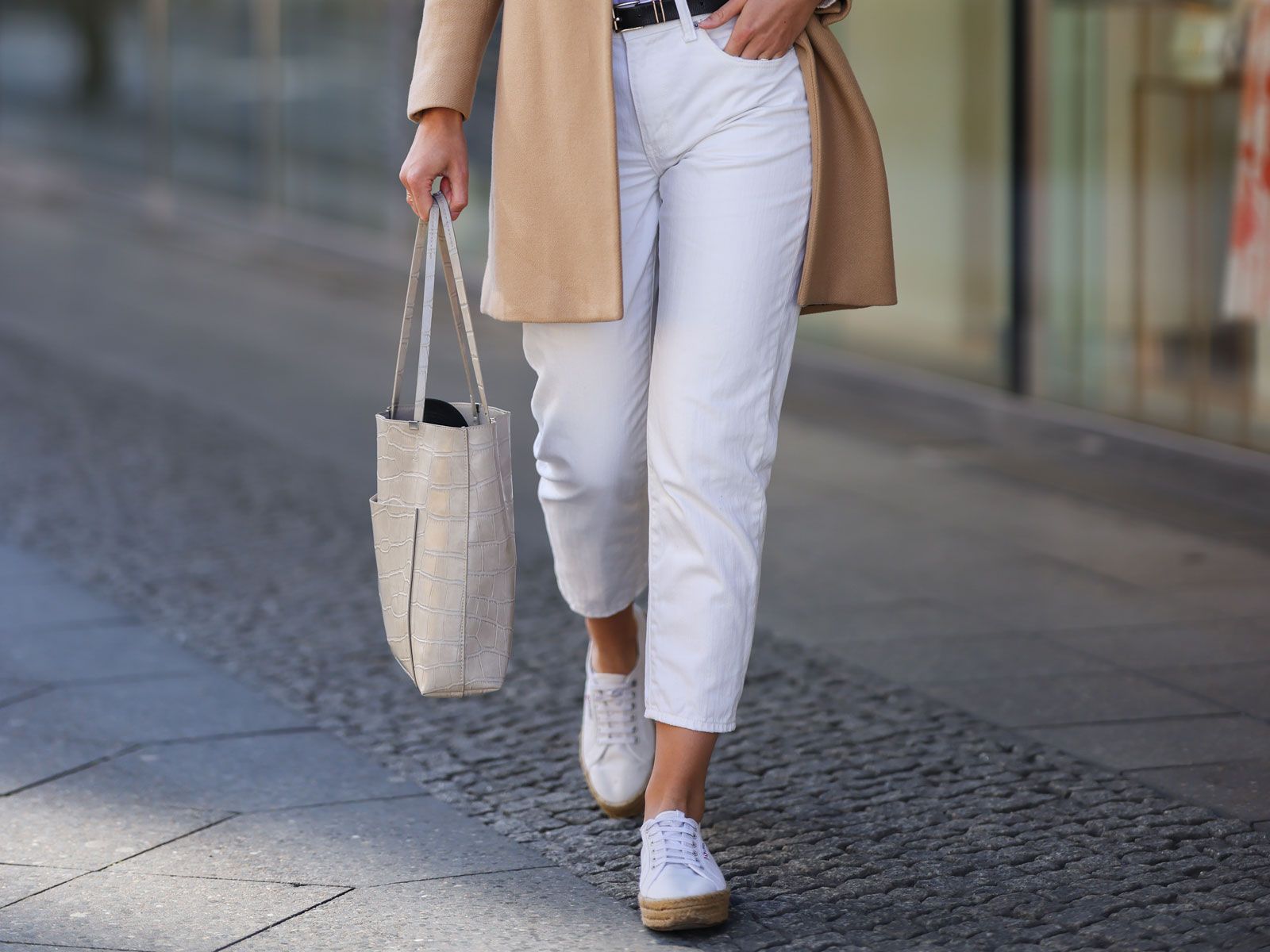 How to Clean White Canvas Shoes