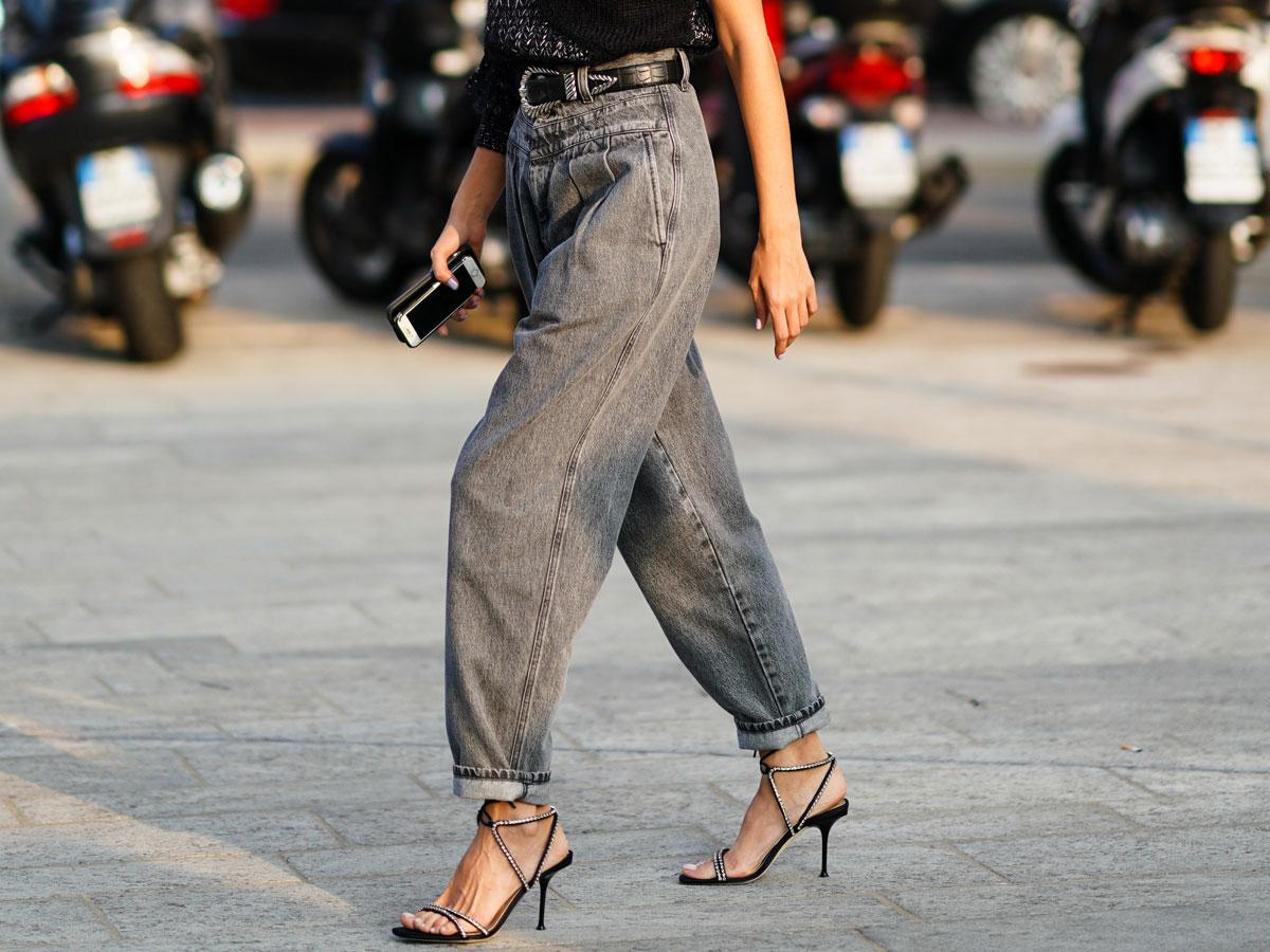 How to Walk Gracefully in Heels: 7 Tricks That Work