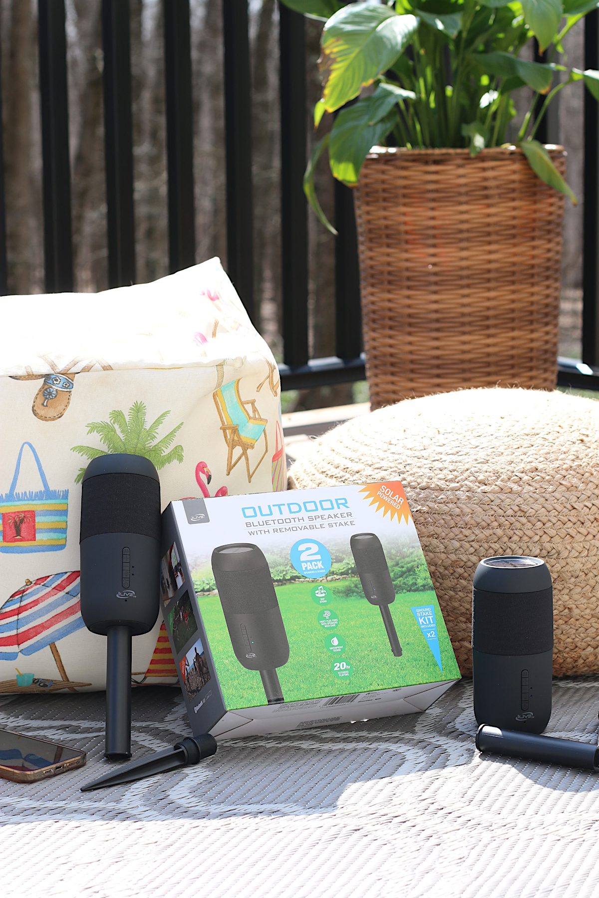 iLive outdoor bluetooth speaker, solar powered speakers