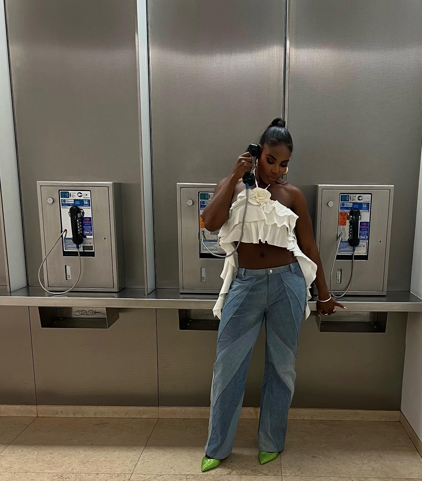 Baggy Denim Is the Trend That Keeps On Giving—7 Ways Insiders Are Styling It