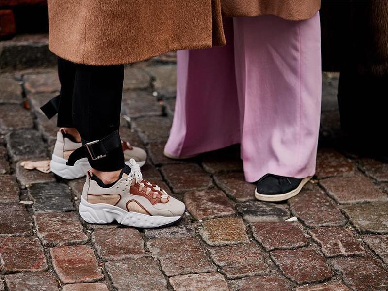 These Are the Best Sneakers for Wide Feet, According to a Podiatrist