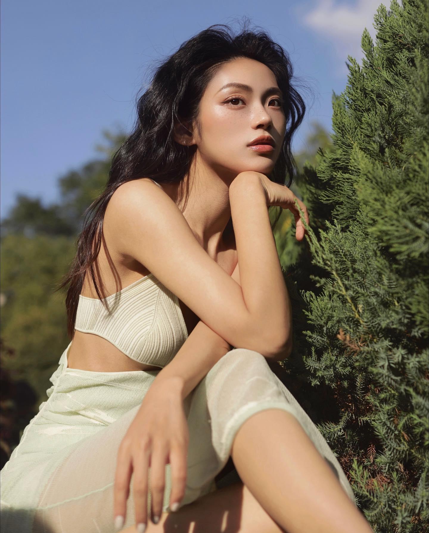 Dry Skin? Don’t Apply Your Foundation Without One of These Hydrating Primers