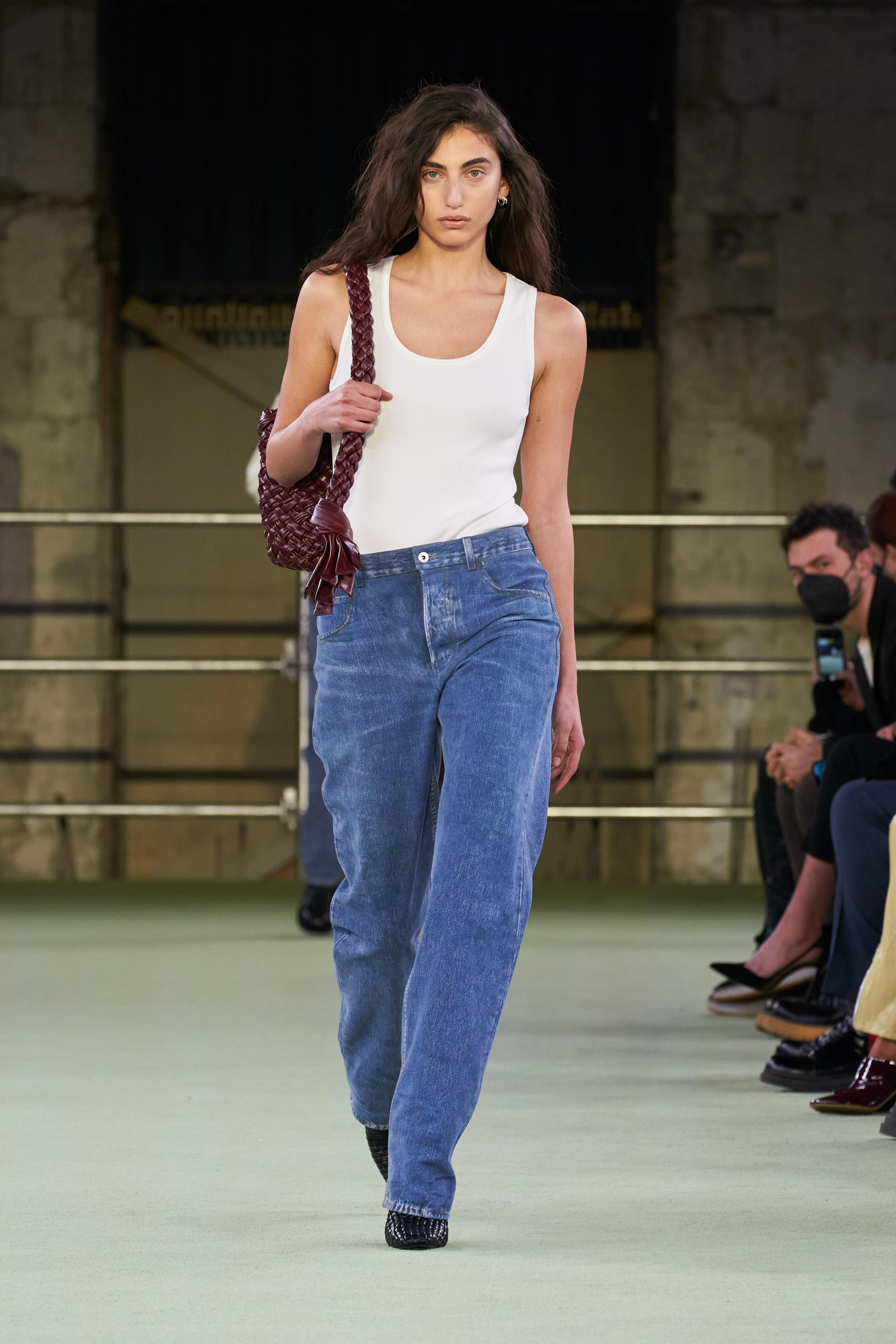 I Haven’t Worn Skinny Jeans In Years—This Denim Trend Occupies My Brain Now