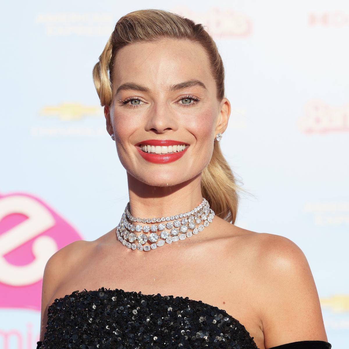 Margot Robbie Wore This Iconic Chanel Makeup Product at the Barbie Premiere