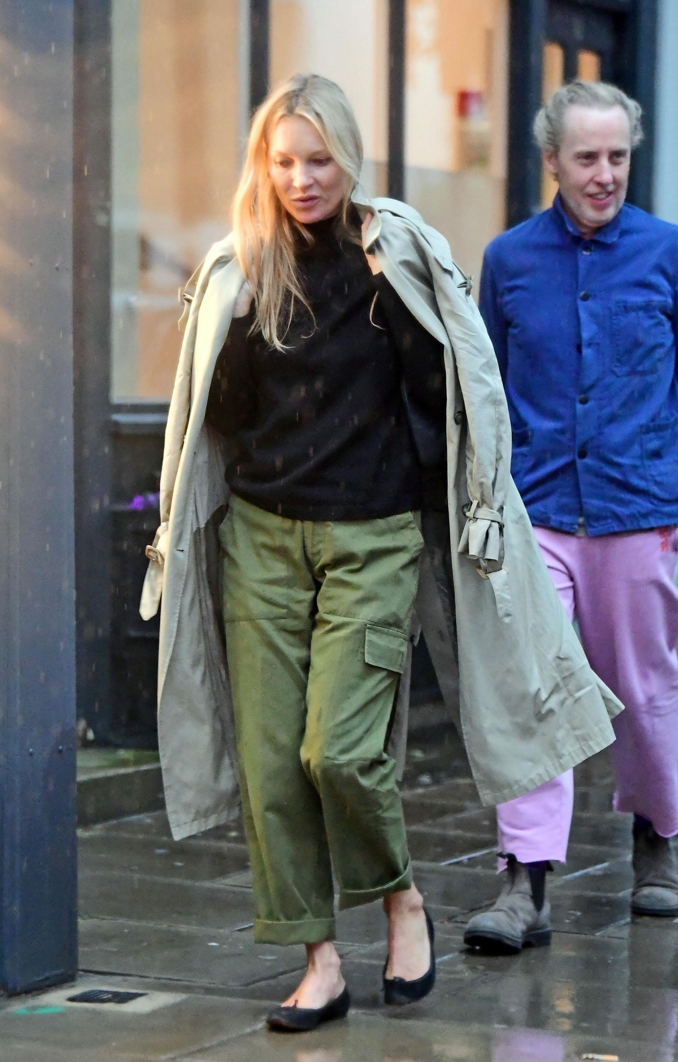 The Kate Moss Way to Make Simple Ballet Flats Look Cool