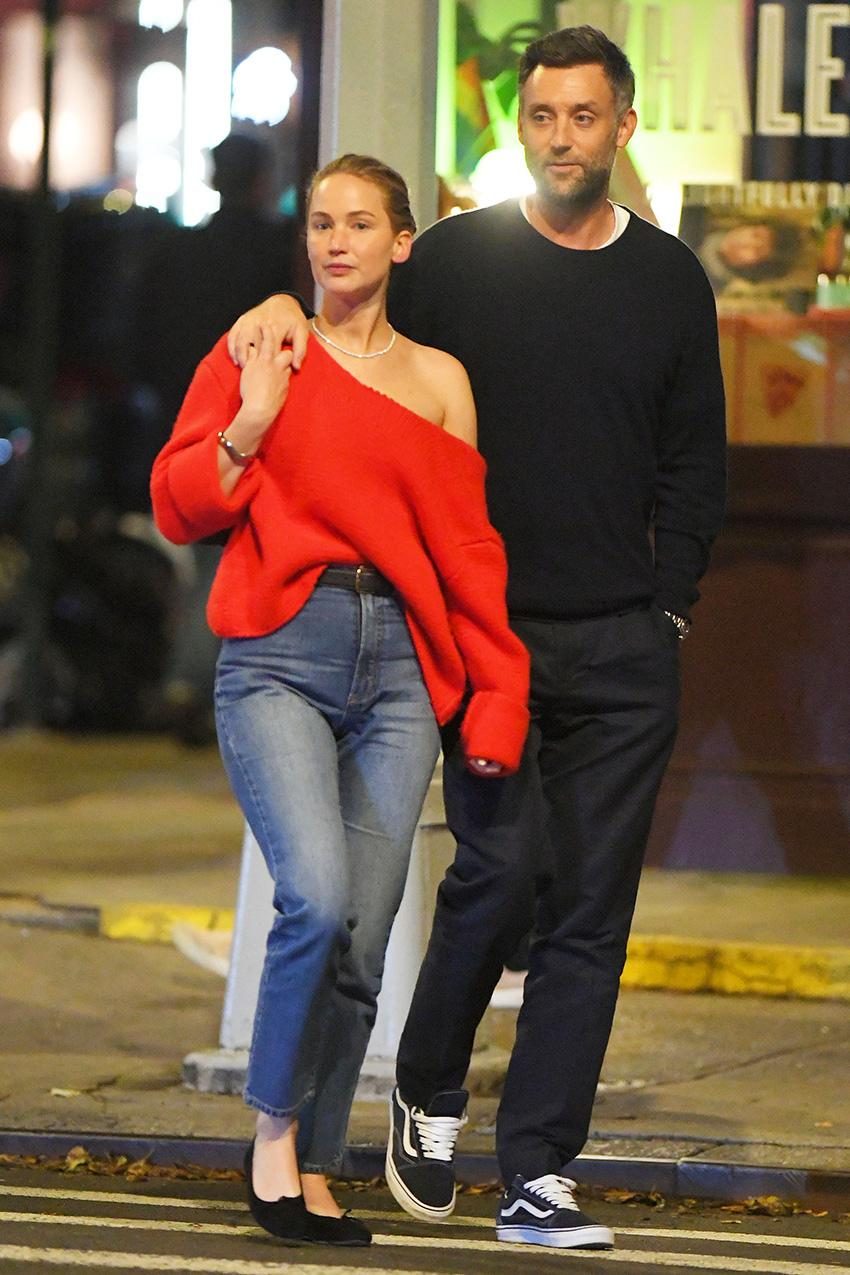 Jennifer Lawrence’s Casual Ballet Flats Date-Night Outfit Is Effortlessly Pretty