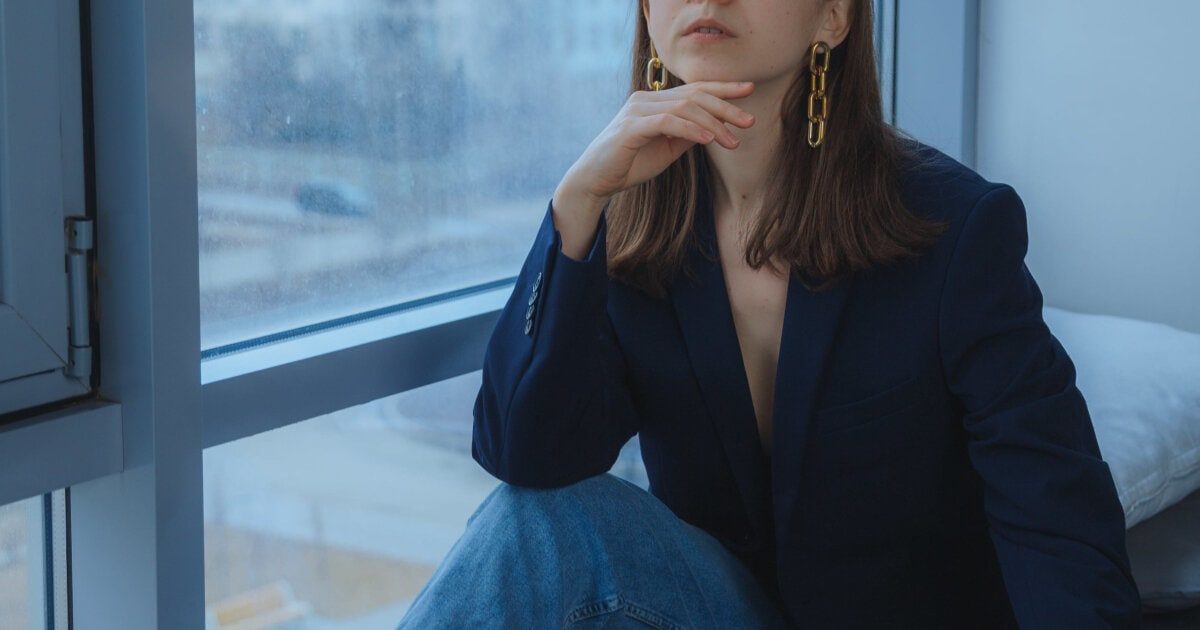 4 Ways to Adapt Conservative Clothes to a Business Casual Office
