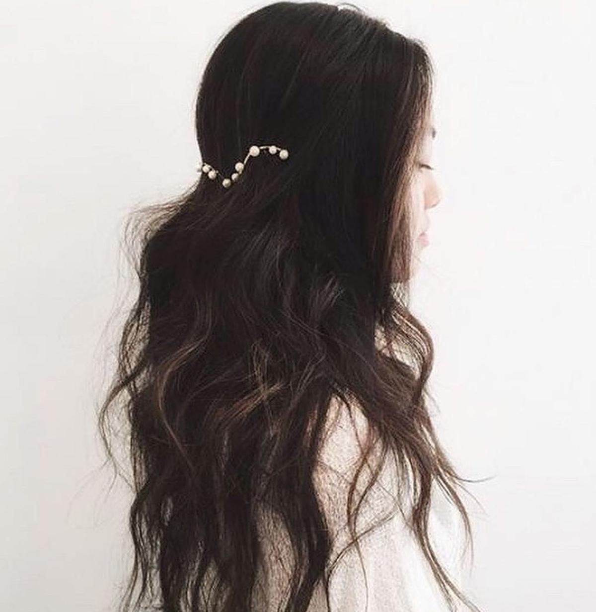 A Celeb Stylist Told Me the Best Wavy-Hair Routine, and I’m Never Going Back