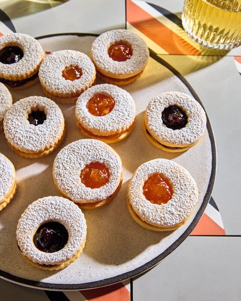Delicious Bull’s-Eye Jam Cookies (OCCHI DI BUE)